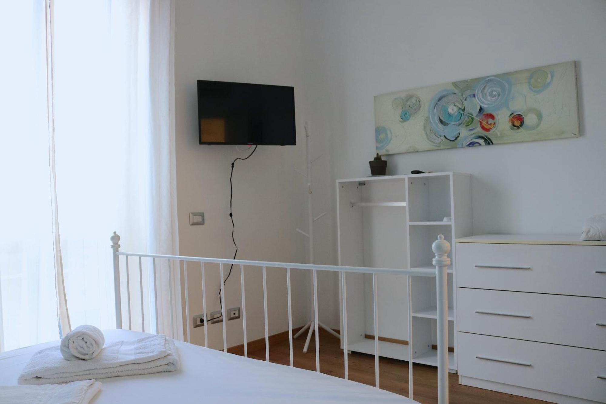 Lovely Navigli Studio With Balcony - Via Carlo Torre Milão Exterior foto